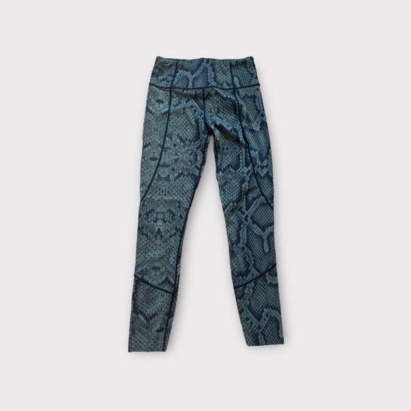 Varley Snake Print Bra and Leggings Set - Picture 4 of 8